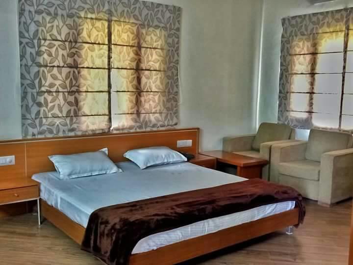Nature Lovers Farm Hotel Gurgaon Eksteriør billede